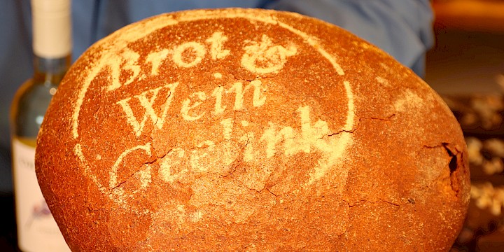 Foto 1 zu Brot und Wein Geelink